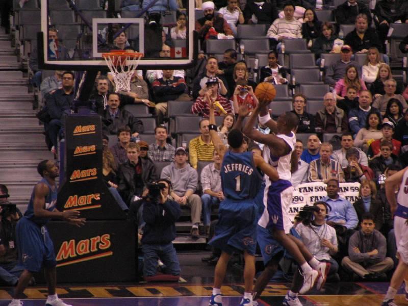 Raptors - 02.04.2005 026.jpg